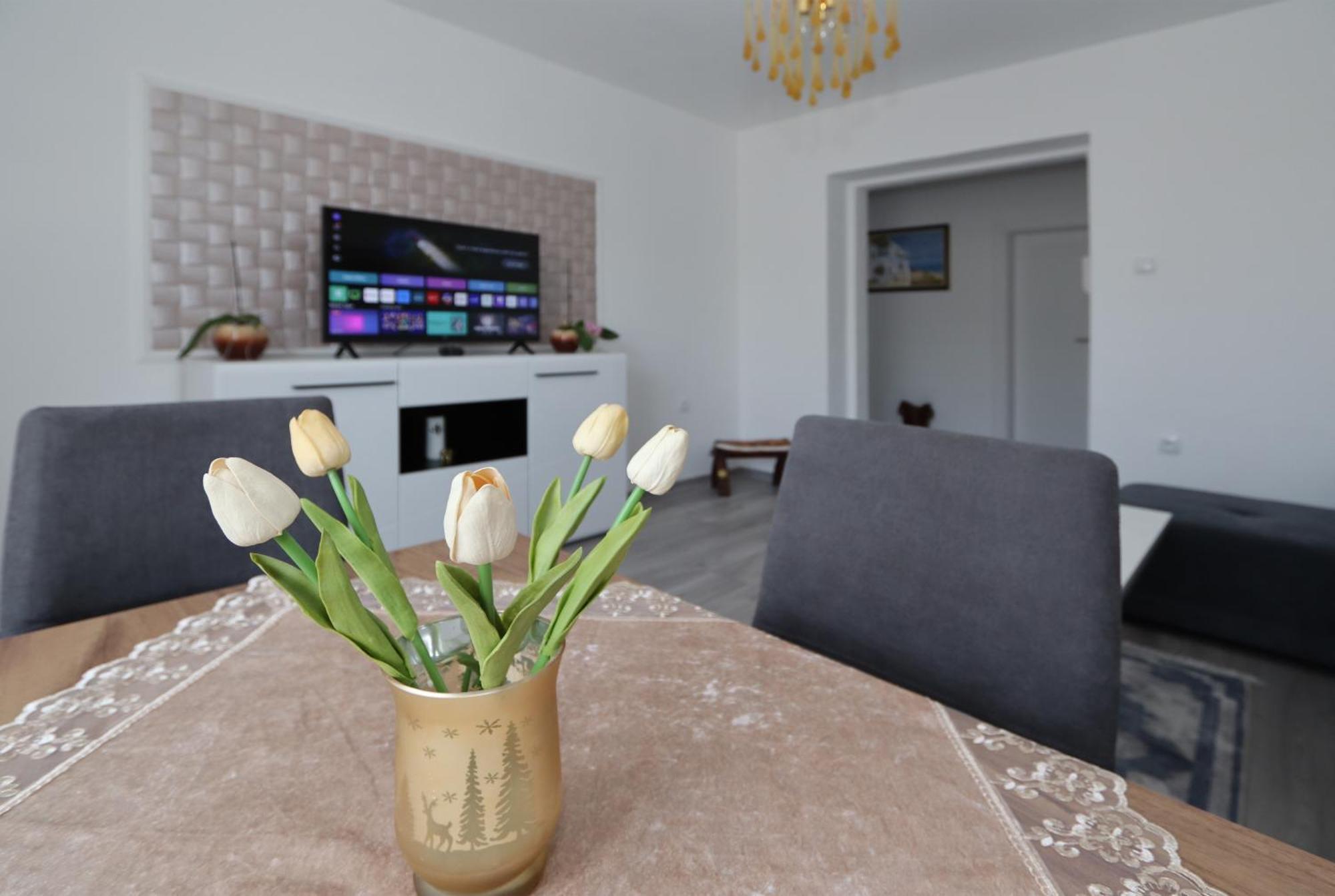 Golden Royal Daire Kragujevac Dış mekan fotoğraf